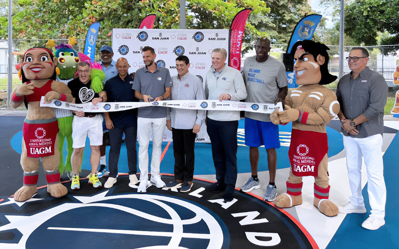Orlando Magic y UAGM transforman la cancha de Villa Nevárez