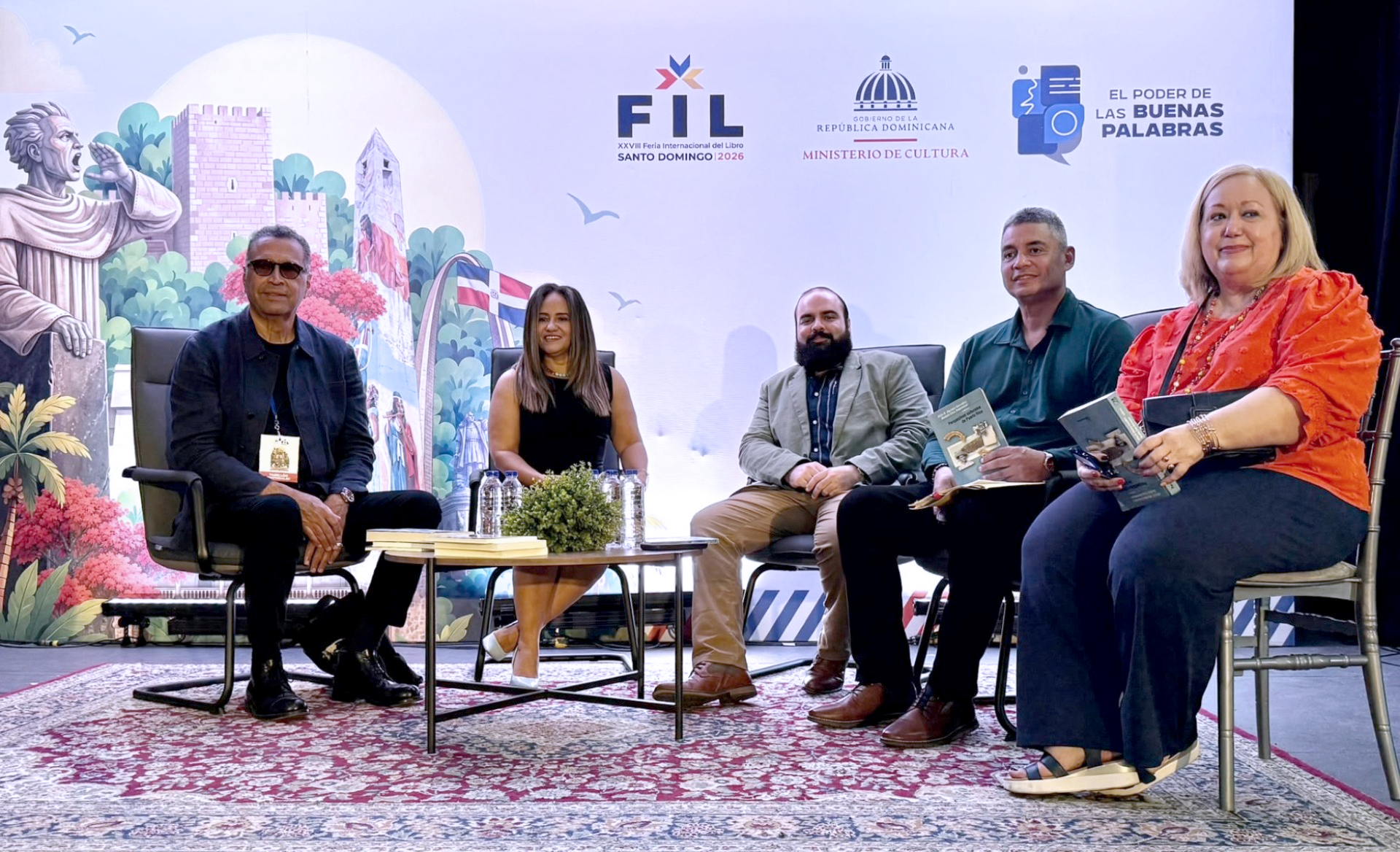 Luz Nereida Lebrón y Félix R. Huertas González, profesores de la Escuela de Artes Liberales del Recinto de Gurabo