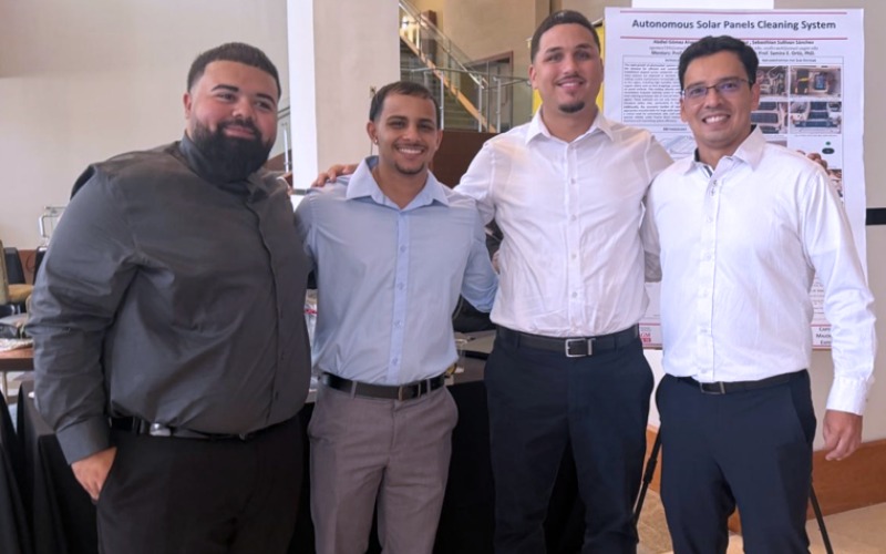 Sebasthian Sullivan, Abdiel Gómez, Giovanni Alamo Cruz y el Dr. Diego Aponte