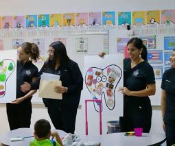 Estudiantes de la School of Dental Medicine de la Universidad Ana G. Méndez (UAGM)