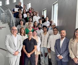 grupo de personas de la Escuela Internacional de Hospitalidad y Artes Culinarias, José A. “Tony” Santana