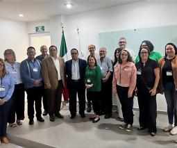grupo de personas de investigación académica mediante estancia internacional en México