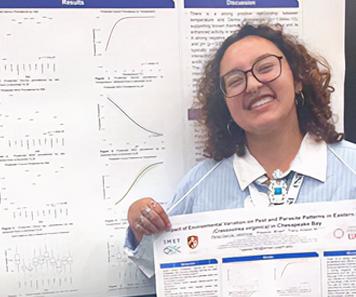 Estudiante de biología recibe premio internacional