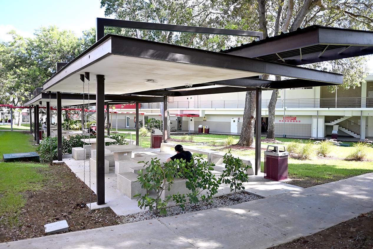 Gazebo visto desde el pasillo