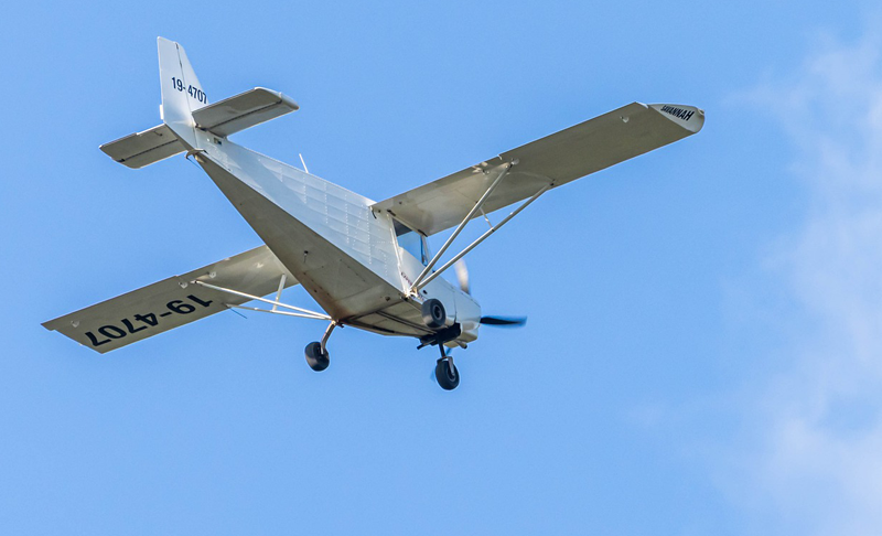 Avioneta plateada