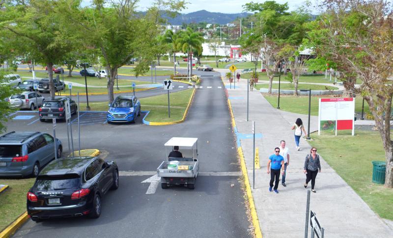 estacionamiento entrada 
