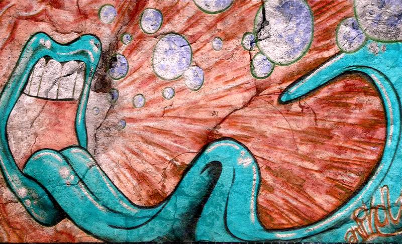 graffiti de boca con lengua