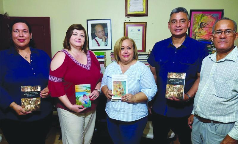 cinco profesores de UAGM