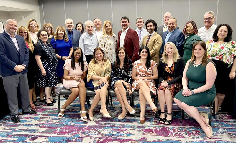 Grupo de personar administrativo de UAGM Cupey