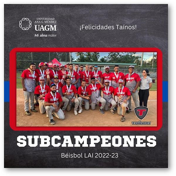 equipo del subcampeonato de beisbol con entrenadores