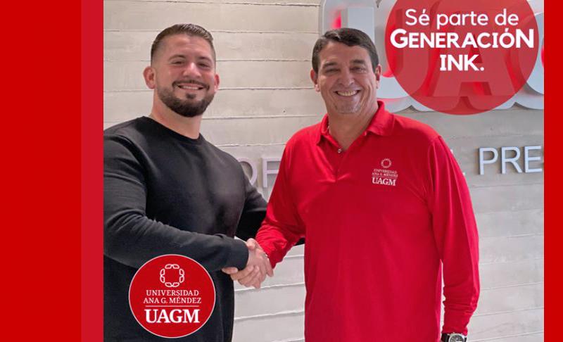 Dos personas dándose un saludo de mano