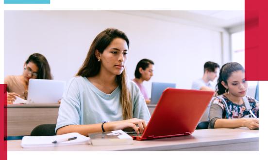estudiantes en salón