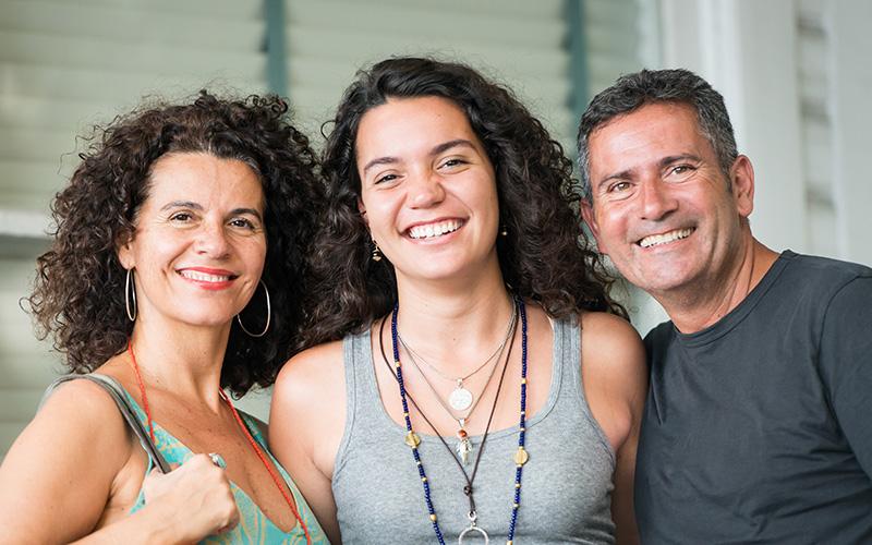 estudiante con padres