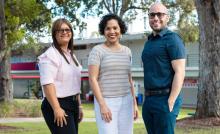 Al centro, la Dra. Carmen E. Capó Lugo, directora del Departamento de Terapia Física de la UAGM Cupey, acompañada por la&nbsp;Dra. Carmen M. Ramos Rivera, facultad y el Dr. Alexie H. Seda Díaz, director de educación clínica.